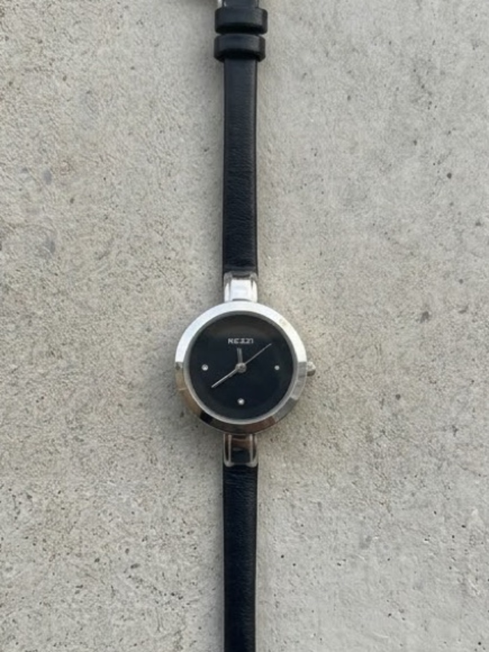 Kezzi Woman's Dainty Quartz Watch | Slim Strap | Minimalist Dial